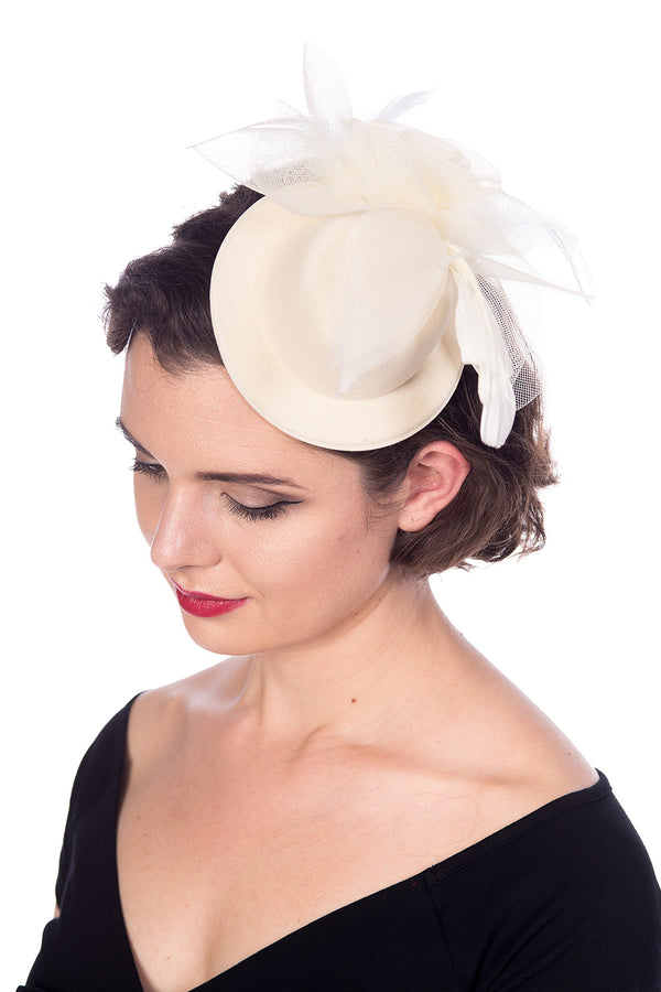 SPRING TWISTER FASCINATOR