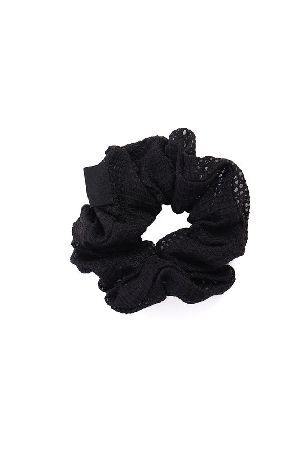 FISHNET SCRUNCHIE