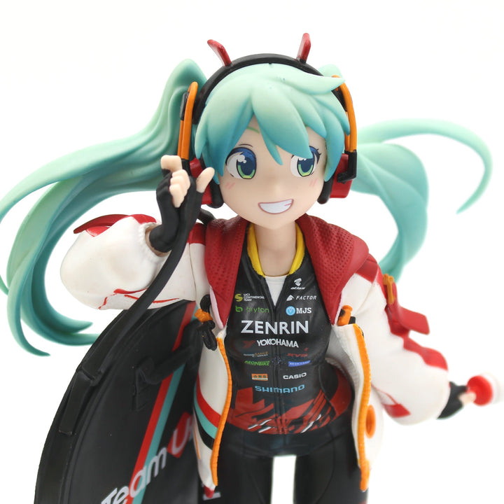 Hatsune Miku Racing P&T Racing Miku 2020 Team UKYO Figure by Banpresto