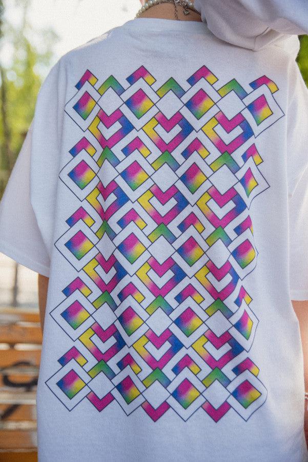 Tshirt in White with Diamond Geometric Logo Print by Dreambutdonotsleep