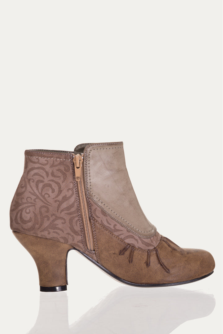 Banned Apparel - Taupe Gloria Vintage Studded Boots - napoleonshousecleaning Husinec